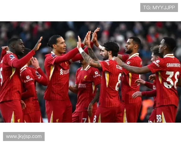 利物浦与切尔西激战正酣 双方展开英超焦点对决争锋相对 利物浦与切尔西激战正酣 双方展开英超焦点对决争锋相对