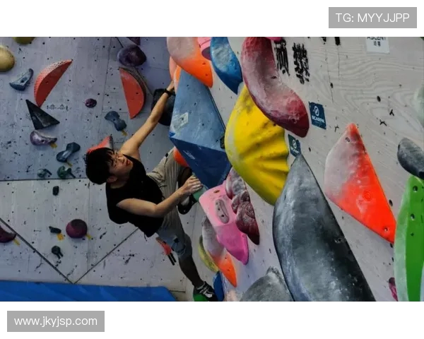 杭州攀岩队的战术分析与训练策略探讨攀岩热点解读