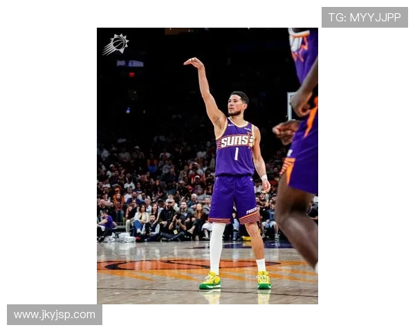 德文布克领衔太阳队崛起成NBA新星的背后故事与奋斗历程 德文布克领衔太阳队崛起成NBA新星的背后故事与奋斗历程
